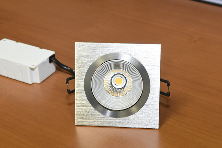 T & F Goirle - Vierkante LED spot vol aluminium (3 Watt, inclusief travo)